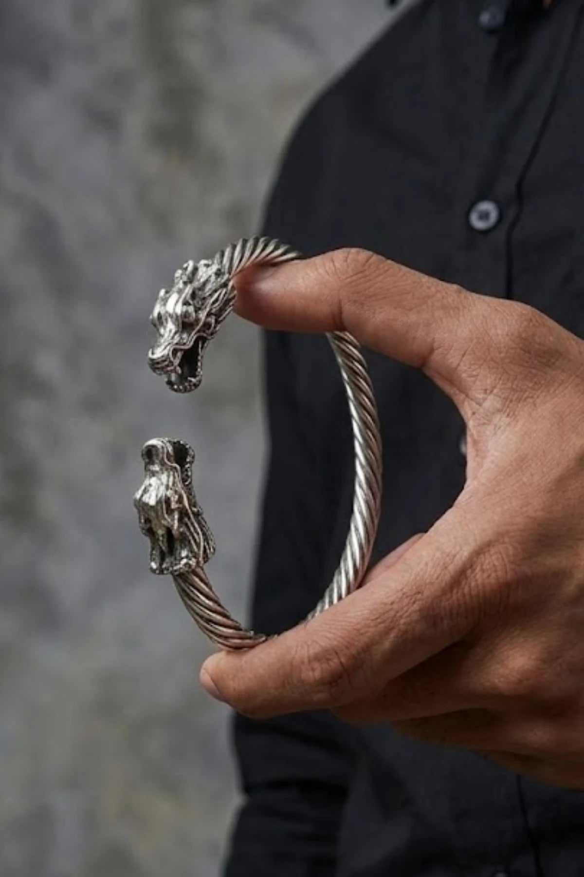 Viking Ejderha Başlı Çelik Bileklik – Güç, Cesaret ve Sadakati Sembolize Eden Erkek Çelik Bileklik