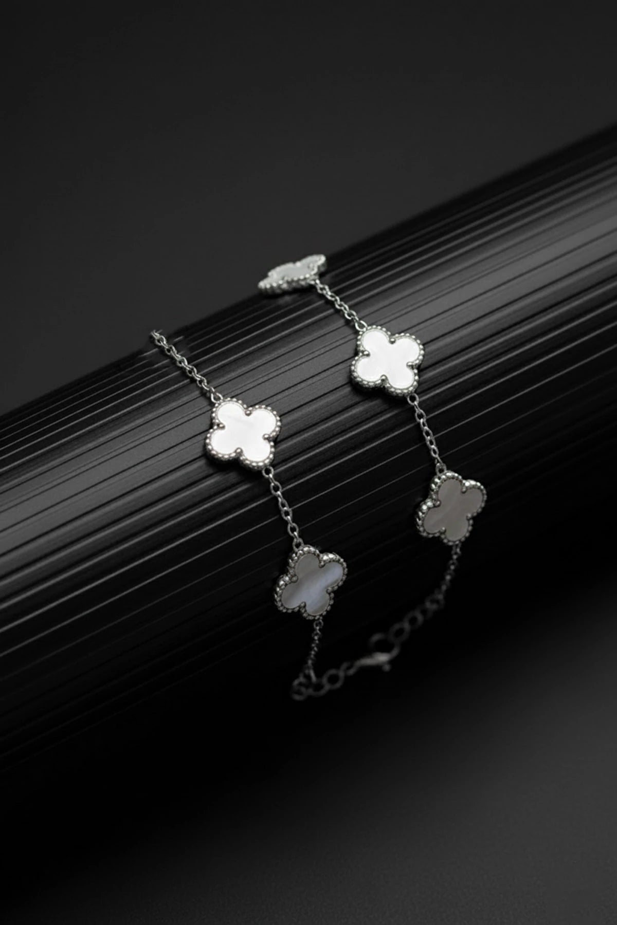 Taşlı Royal Pearl Petal Model Erkek Çelik Bileklik