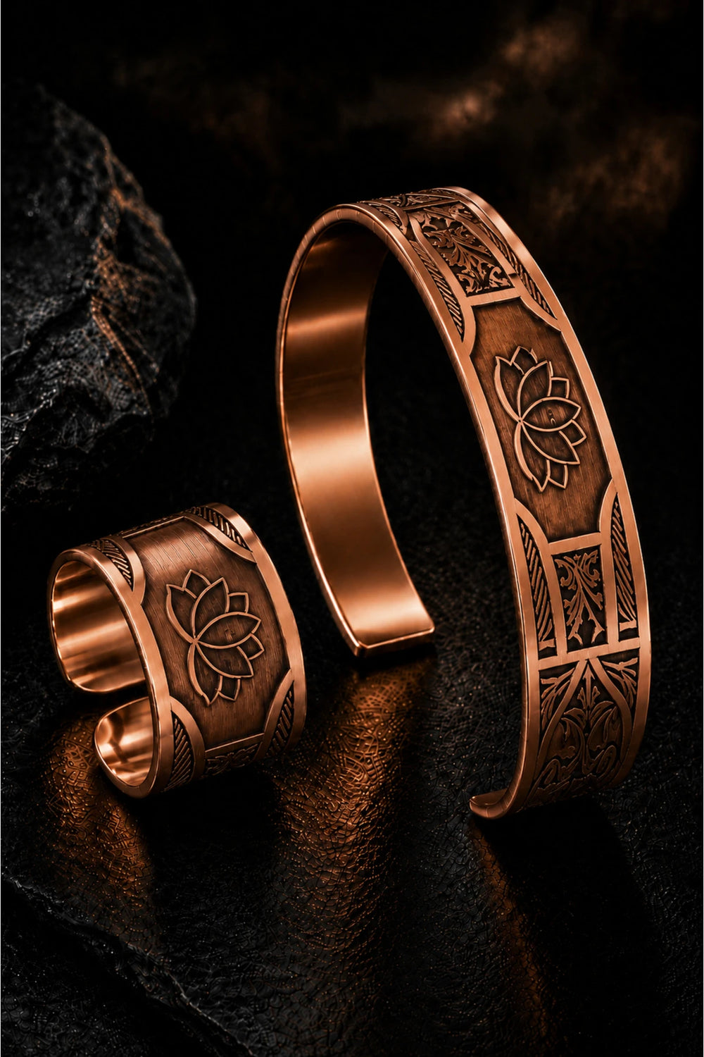 Erkek Lotus Yaşam Çiçeği İşlemeli Bakır Bileklik ve Yüzük Seti Otantik El İşçiliği Ayarlanabilir Takı Hediyelik