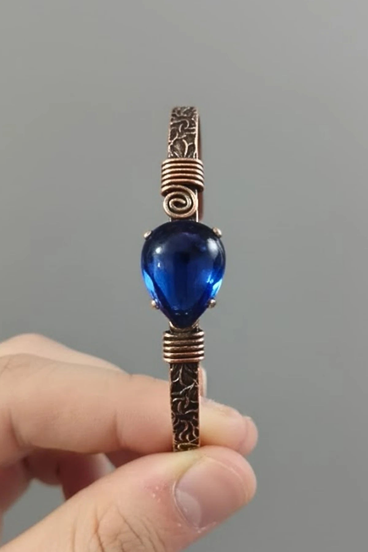 Kadın Bakır Bileklik Safir Doğal Taşlı El İşçiliği Etnik Model Bilezik Metal Kutu Hediye