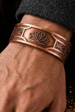 Lotus Yaşam Çiçeği İşlemeli Bakır Bileklik Otantik El İşçiliği Ayarlanabilir Unisex Tasarım