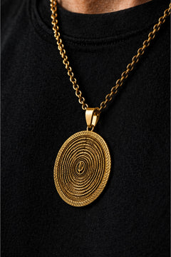 Altın Kaplama Elif Vav Kolye Kadın Yuvarlak Madalyon Tasarım Manevi Sembol İşlemeli Şık Zincir Kolye